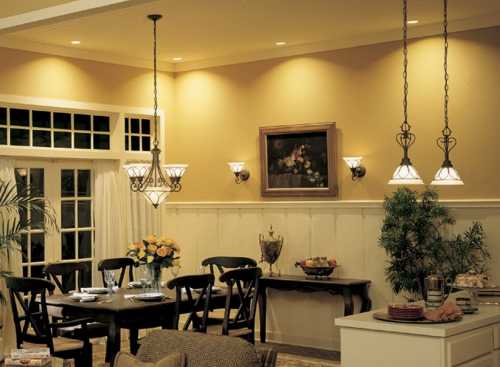 Небольшие индивидуальные светильники или торшеры делают помещения более уютными и помогают делить комнаты на функциональные зоны