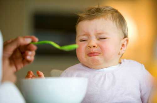 Ребенок в год, в два или три года ничего не ест