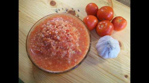 Узнай рецепт хреновины с помидорами и чесноком,